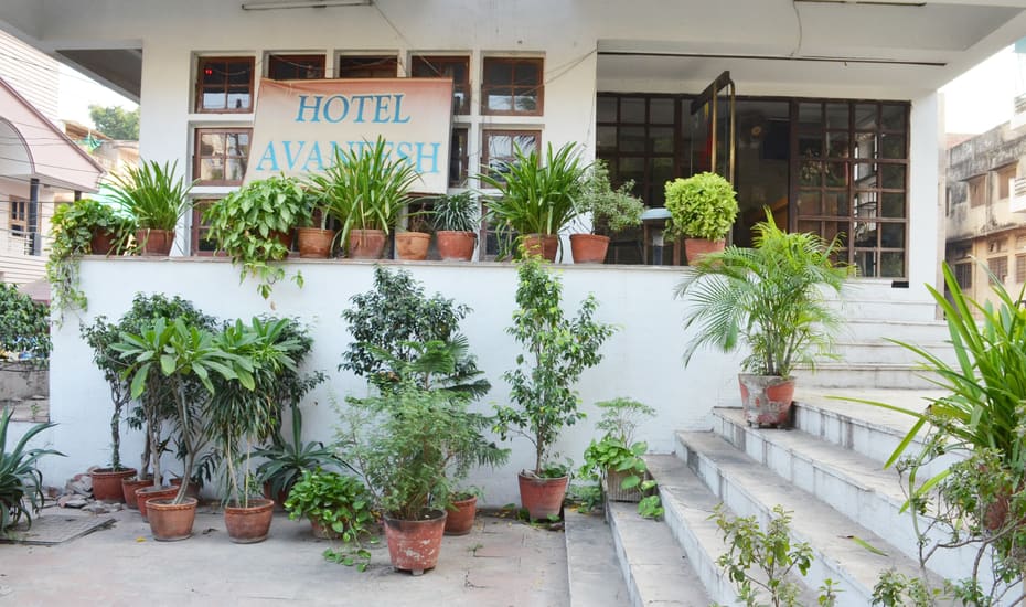 Avaneesh Hotel Varanasi