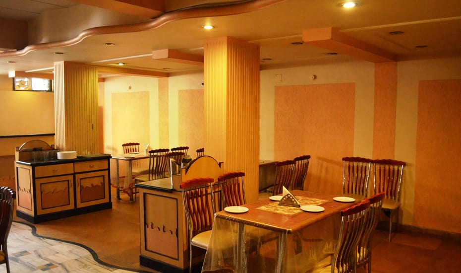 Gautam Grand Hotel Varanasi Restaurant