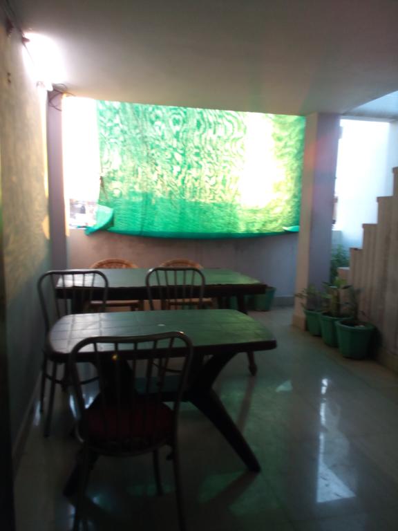 Seven Seas Paying Guest House Varanasi Restaurant