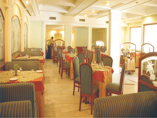 India Hotel Varanasi Restaurant