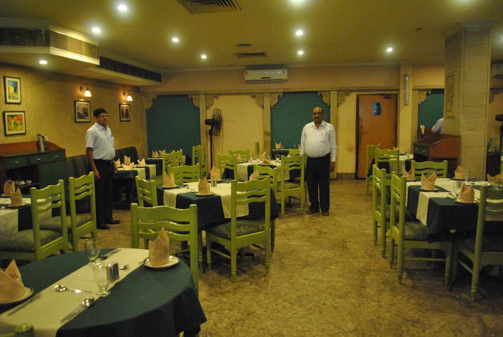 Diamond Hotel Varanasi Restaurant
