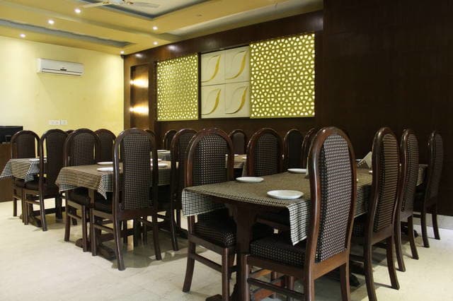 Grand Continental Hotel Varanasi Restaurant