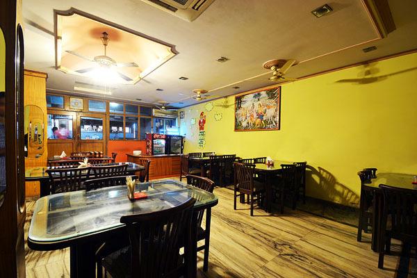 Divya Hotel Varanasi Restaurant