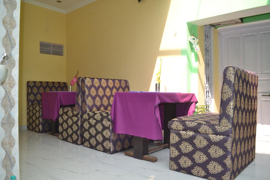 Tara Guest House Varanasi Restaurant
