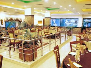 Meraden Grand Hotel Varanasi Restaurant