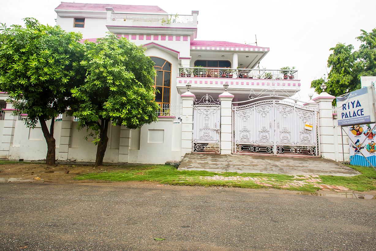 Riya Palace Homestay Varanasi
