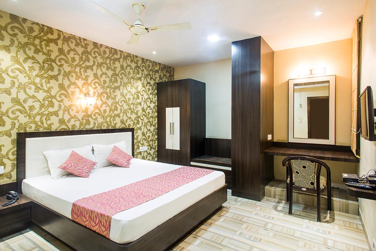 up tourism guest house in varanasi